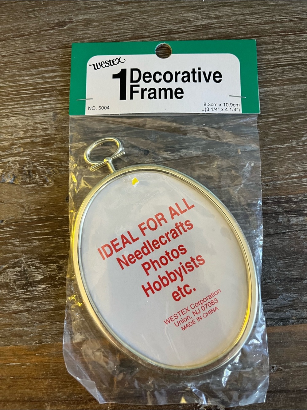 Vintage Westex Oval Decorative Photo Frame Brass Tone 3.25” x 4.25” NOS Sealed